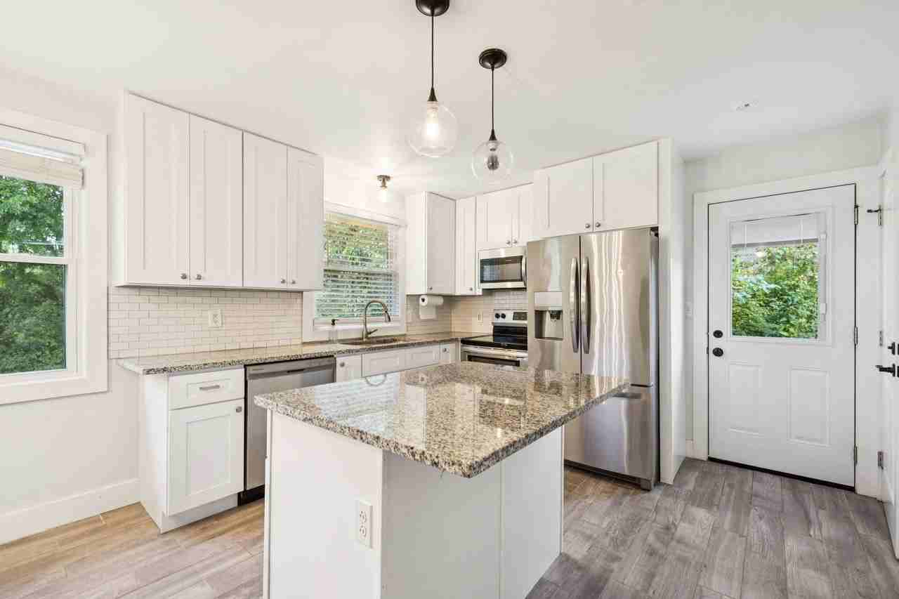 338 Lynn Dr - Photo 7 of 22