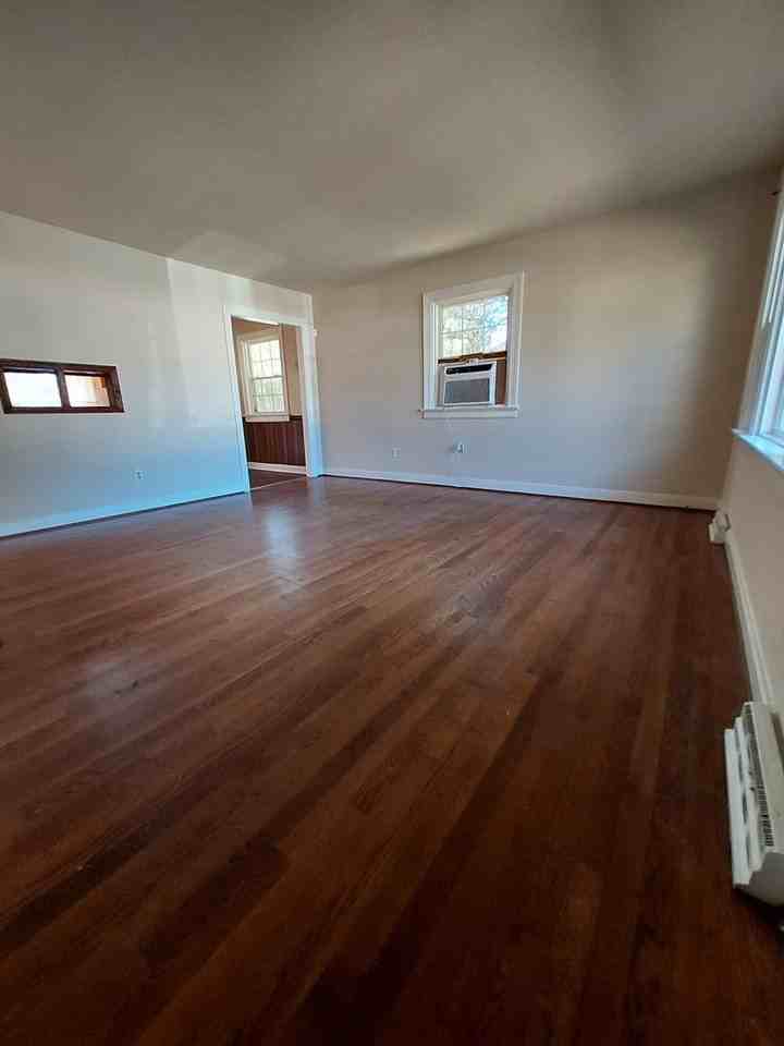 2800 Bluefield St - Photo 2 of 25