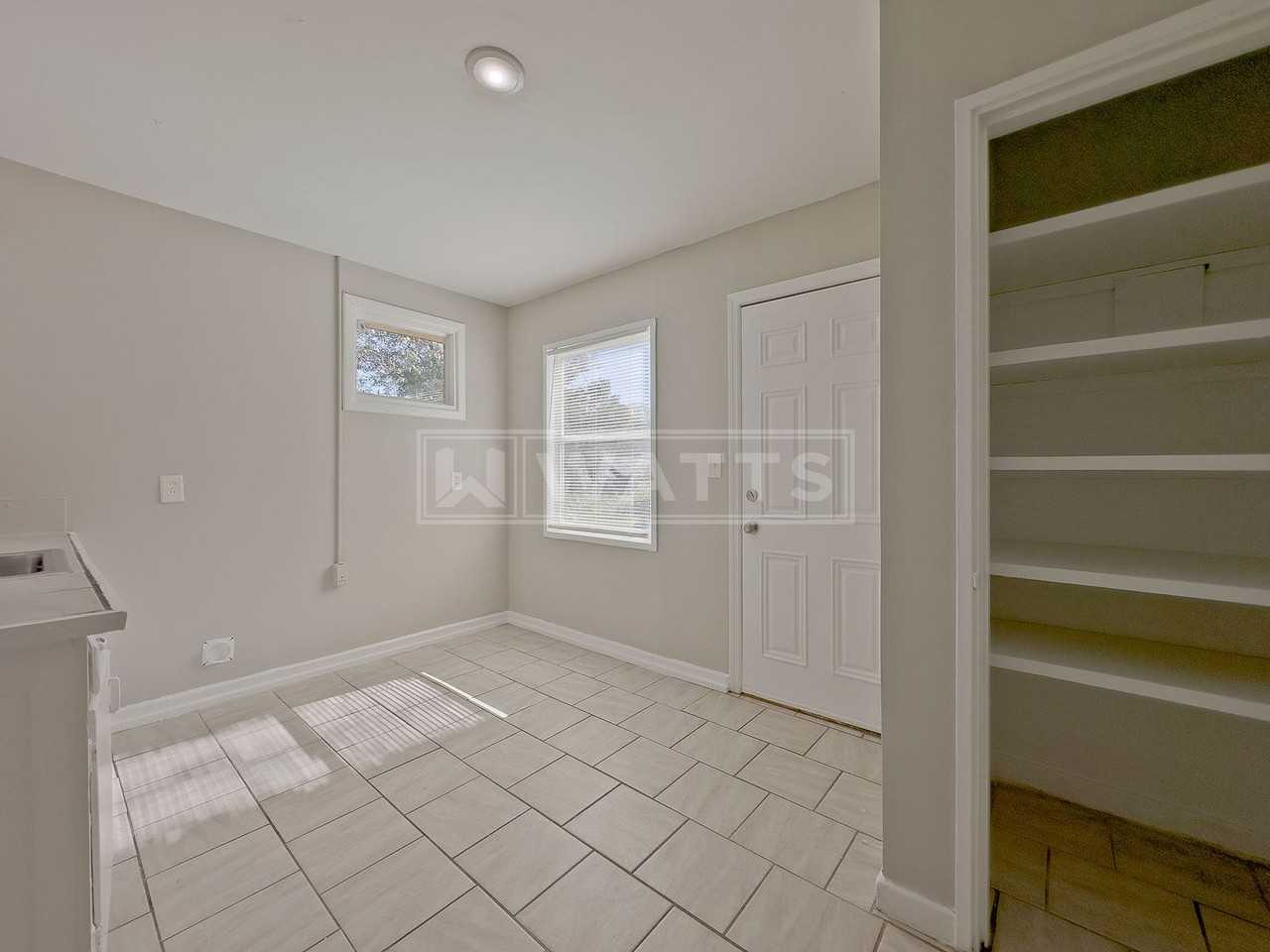 717 15th St Sw - Photo 5 of 11