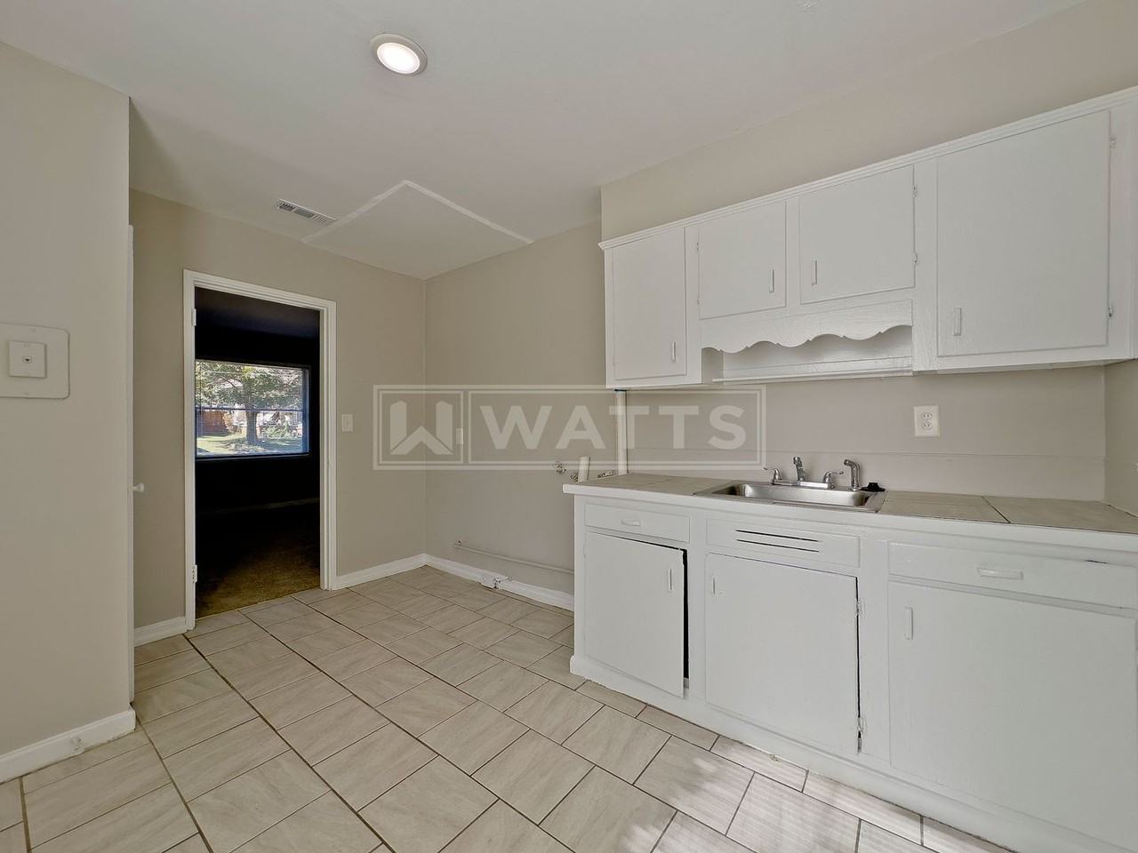 717 15th St Sw - Photo 6 of 11