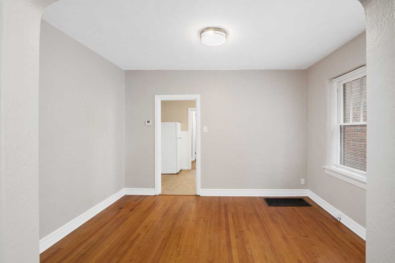 6259 Hoffman Ave - Photo 4 of 16