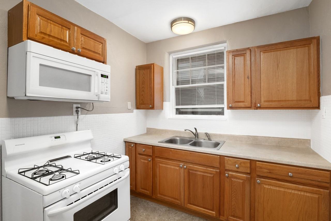 6259 Hoffman Ave - Photo 6 of 16