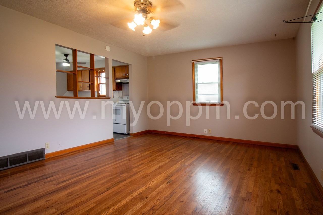 1700 Avenue G - Photo 2 of 15