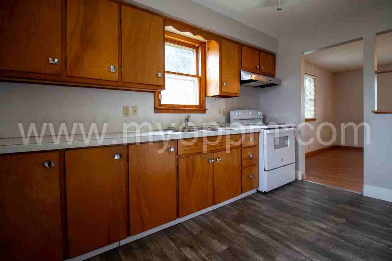 1700 Avenue G - Photo 4 of 15
