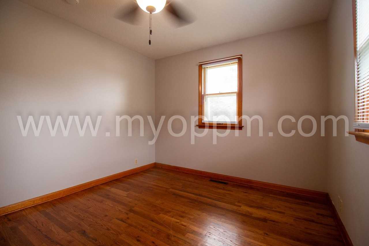 1700 Avenue G - Photo 6 of 15