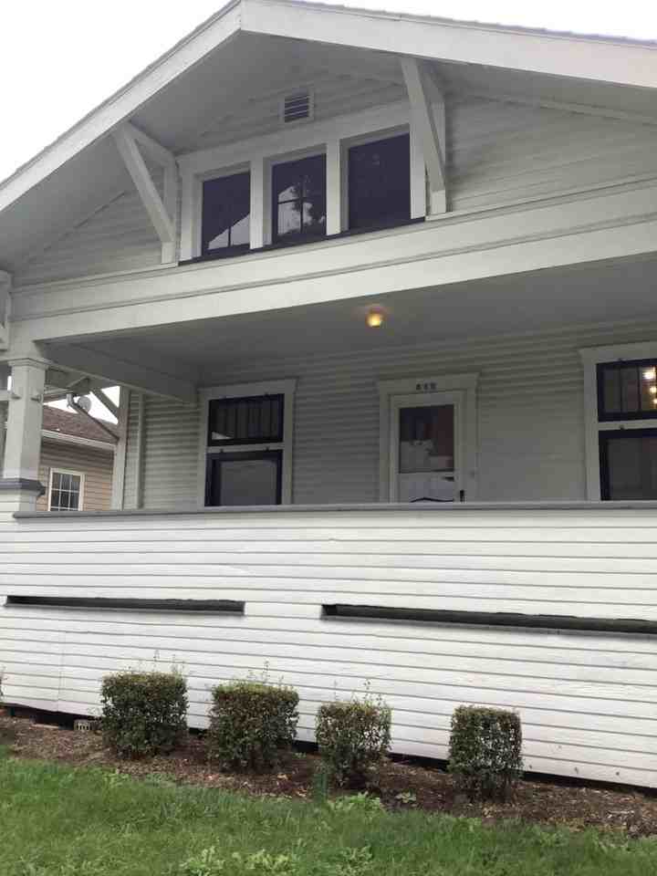 815 Price St - Photo 2 of 23