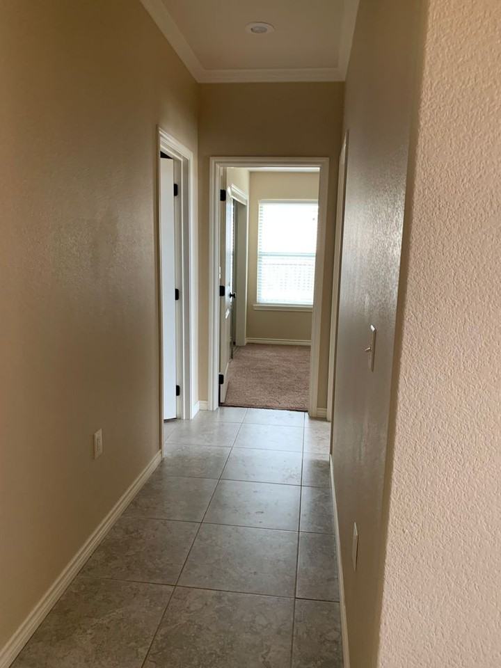 1610 S Globe Ave - Photo 4 of 16