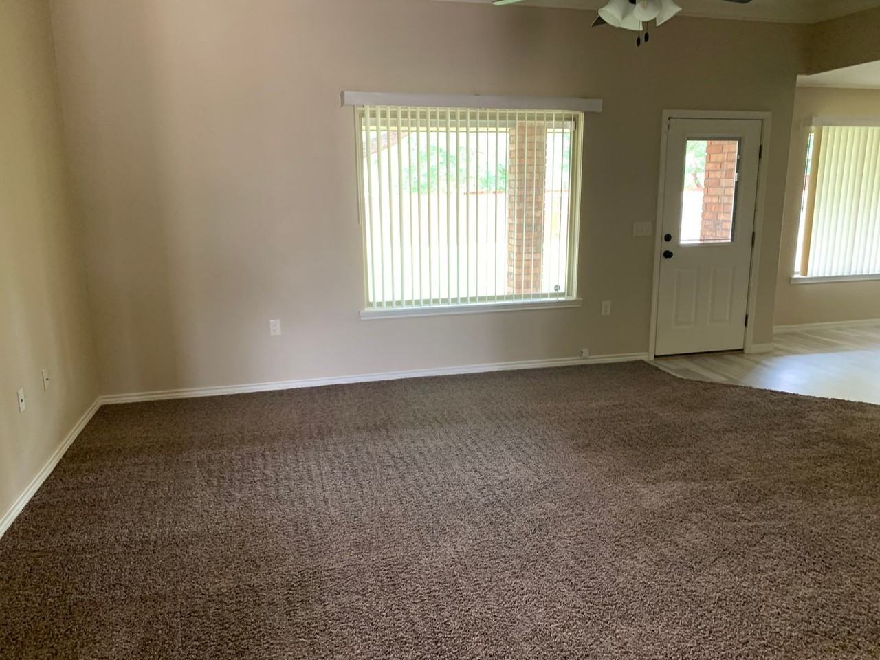 1610 S Globe Ave - Photo 5 of 16