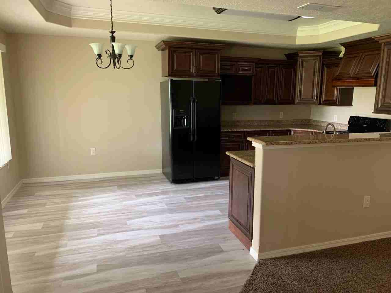 1610 S Globe Ave - Photo 6 of 16