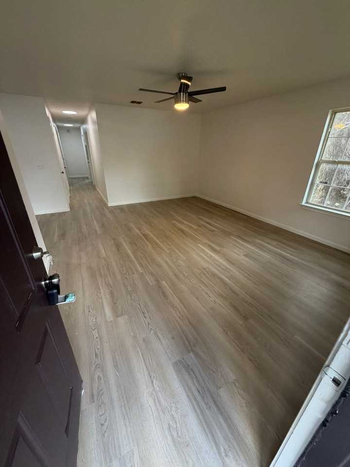 2610 Wilhurt Ave - Photo 3 of 11
