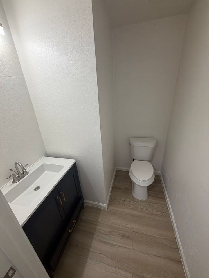 2610 Wilhurt Ave - Photo 7 of 11