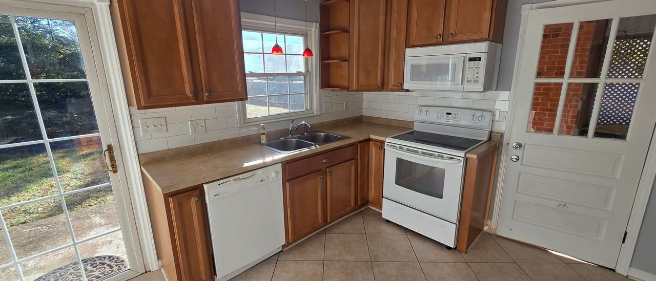 619 Green Tree Dr - Photo 5 of 24