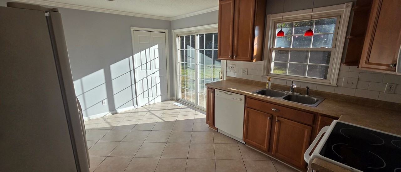 619 Green Tree Dr - Photo 6 of 24