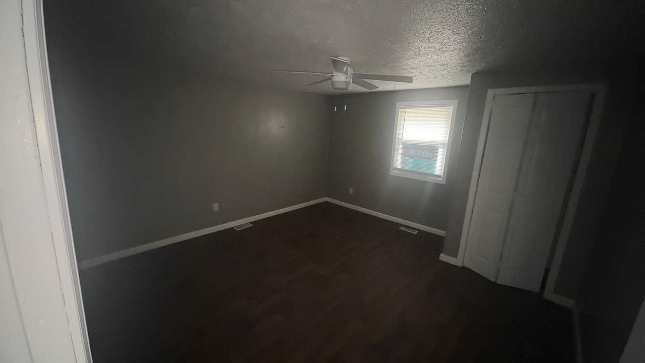 2049 N Columbia Ave - Photo 6 of 10