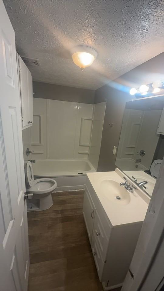 2049 N Columbia Ave - Photo 7 of 10