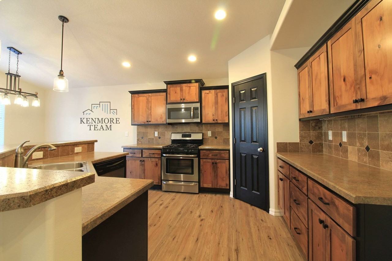 544 Lakerose Loop - Photo 2 of 11