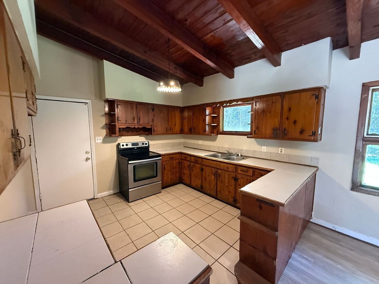 432 Claradon Ave - Photo 6 of 15