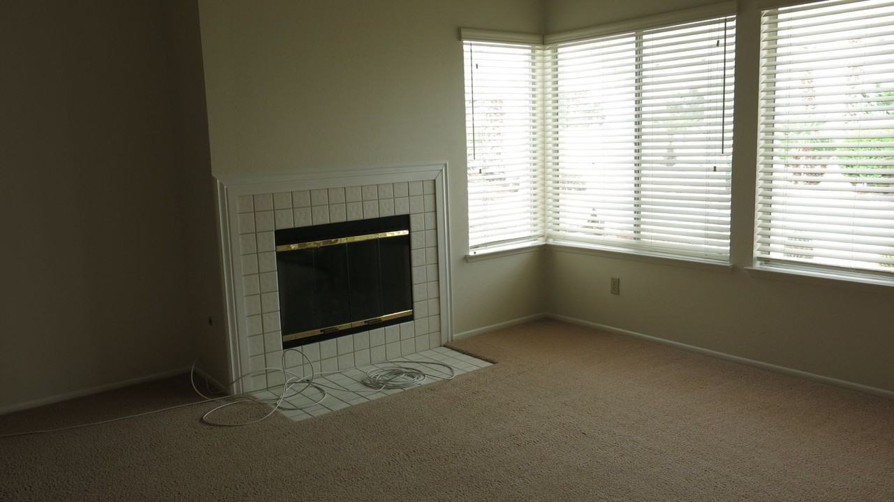 1650 Riviera Ct - Photo 7 of 25