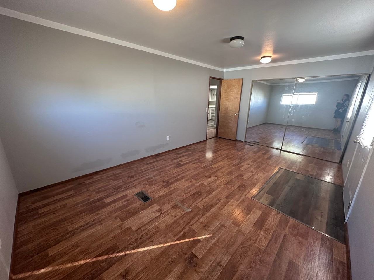 2615 Ne Lindell Ln - Photo 6 of 7