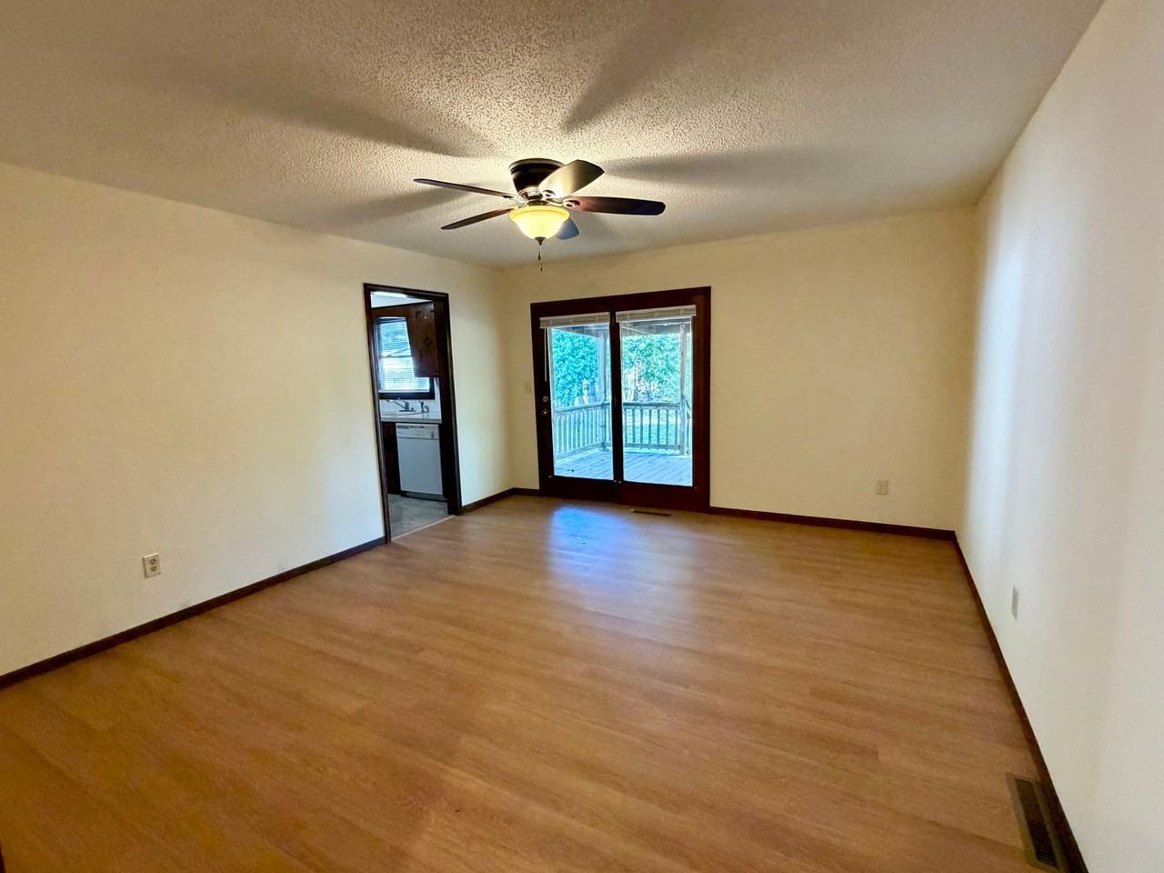 1104 S Paula Ave - Photo 3 of 17
