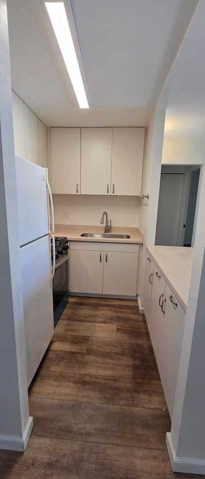 1821 Keeaumoku St #202 - Photo 2 of 16