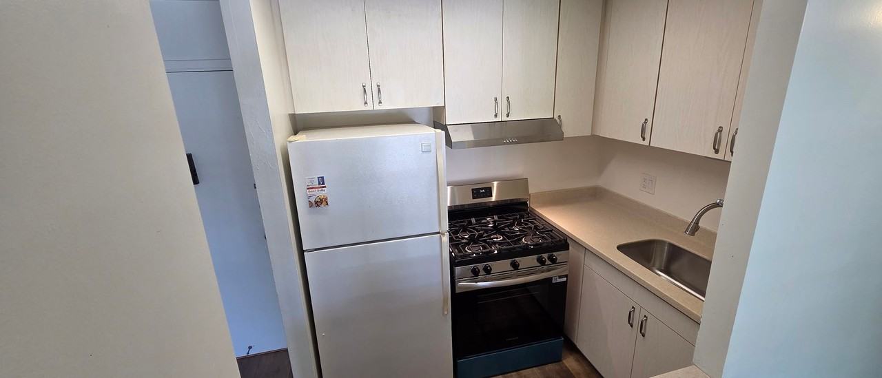 1821 Keeaumoku St #202 - Photo 4 of 16