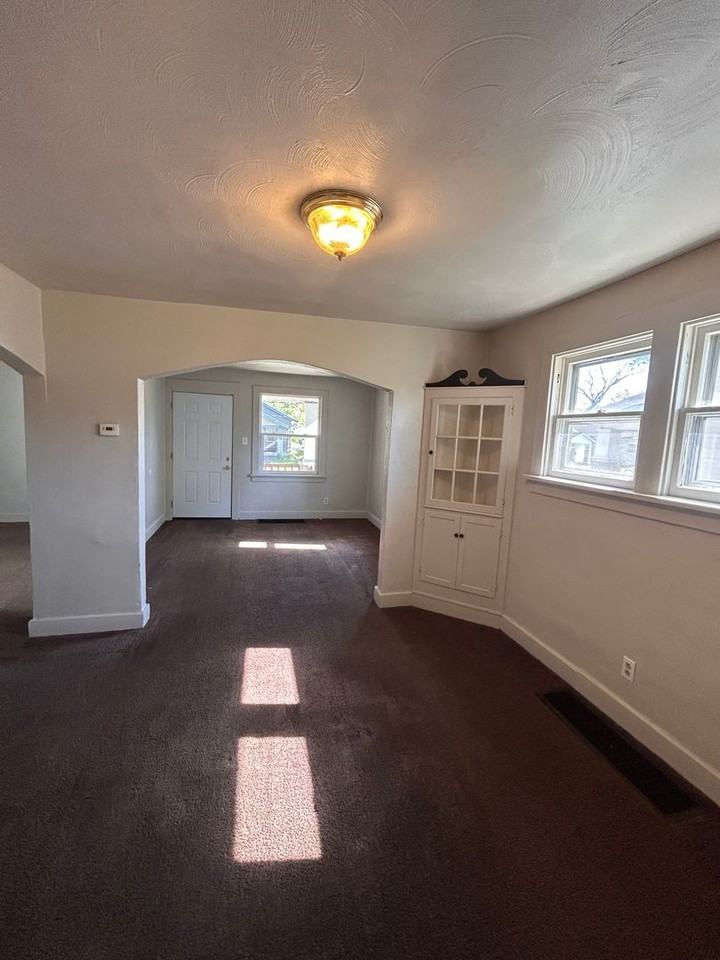 3324 Plaza Dr - Photo 2 of 6