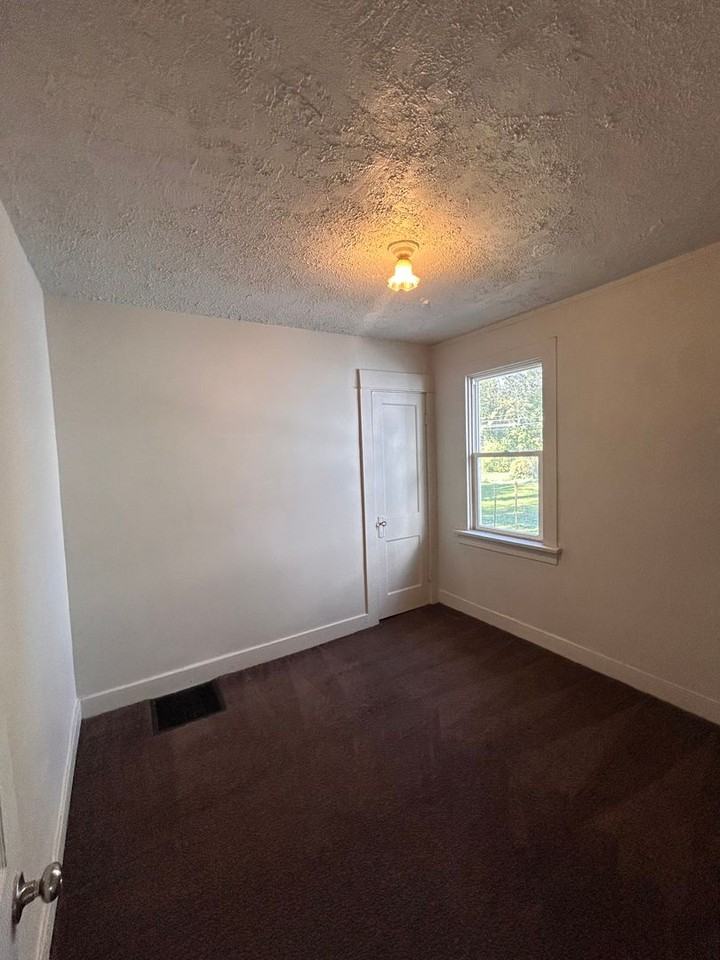 3324 Plaza Dr - Photo 5 of 6