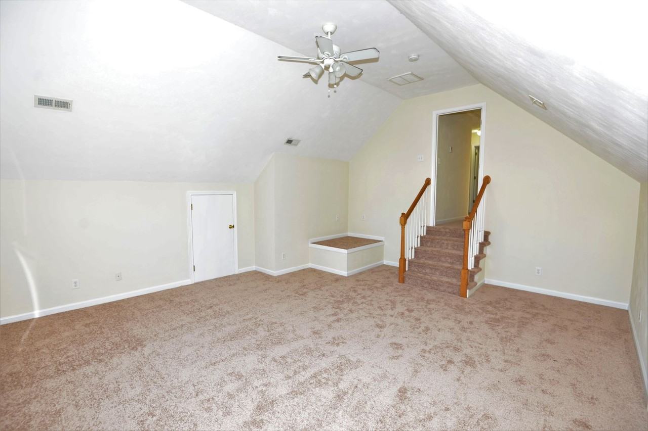 1701 Seaton Dr - Photo 3 of 21