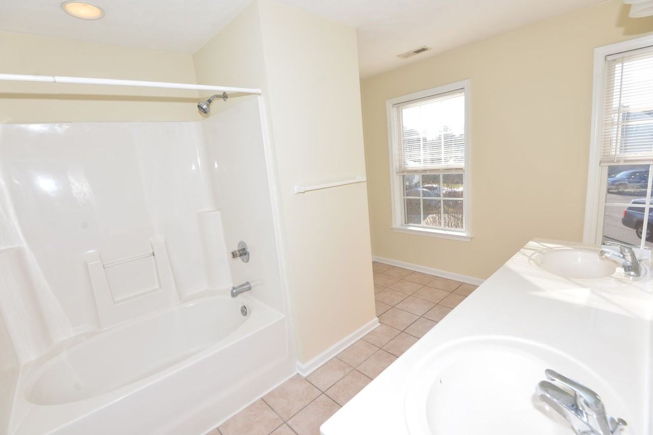 1701 Seaton Dr - Photo 4 of 21