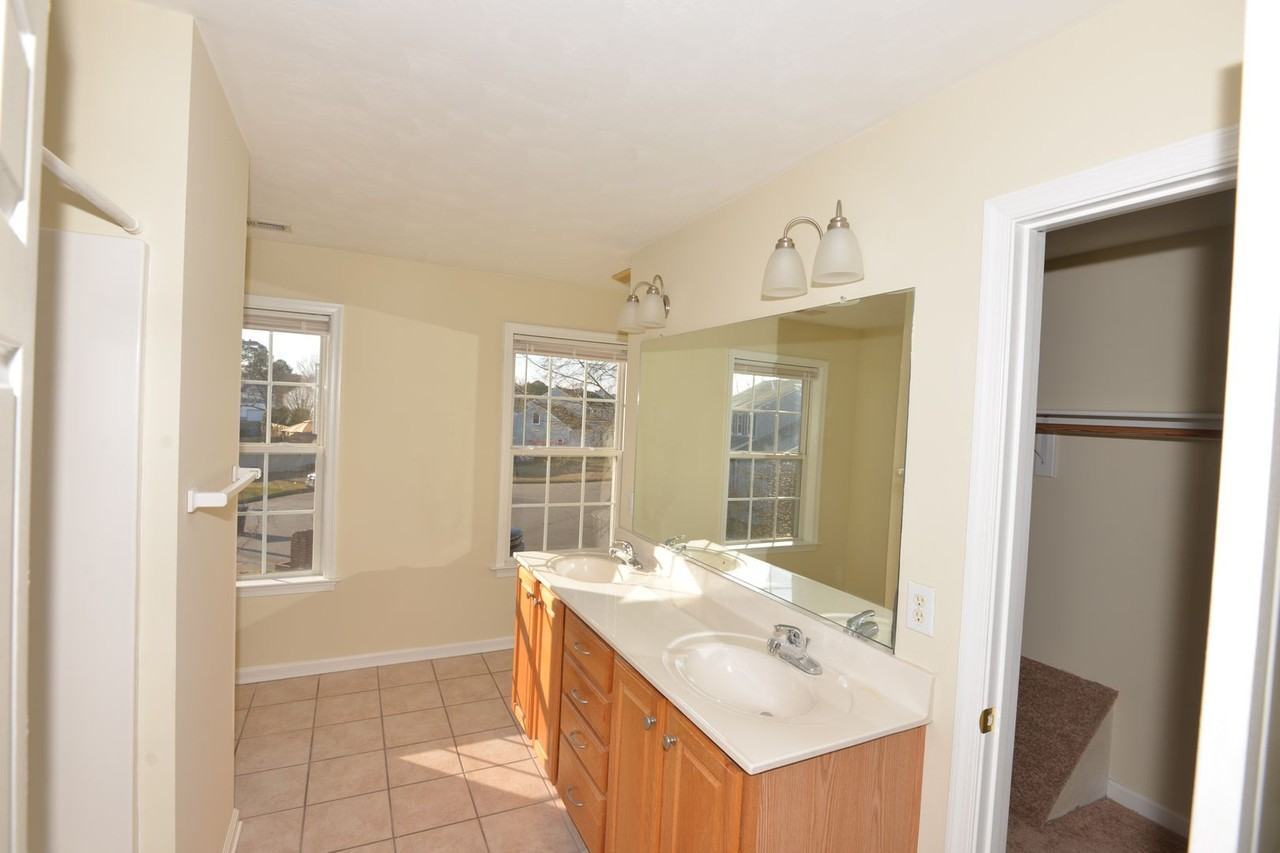 1701 Seaton Dr - Photo 7 of 21
