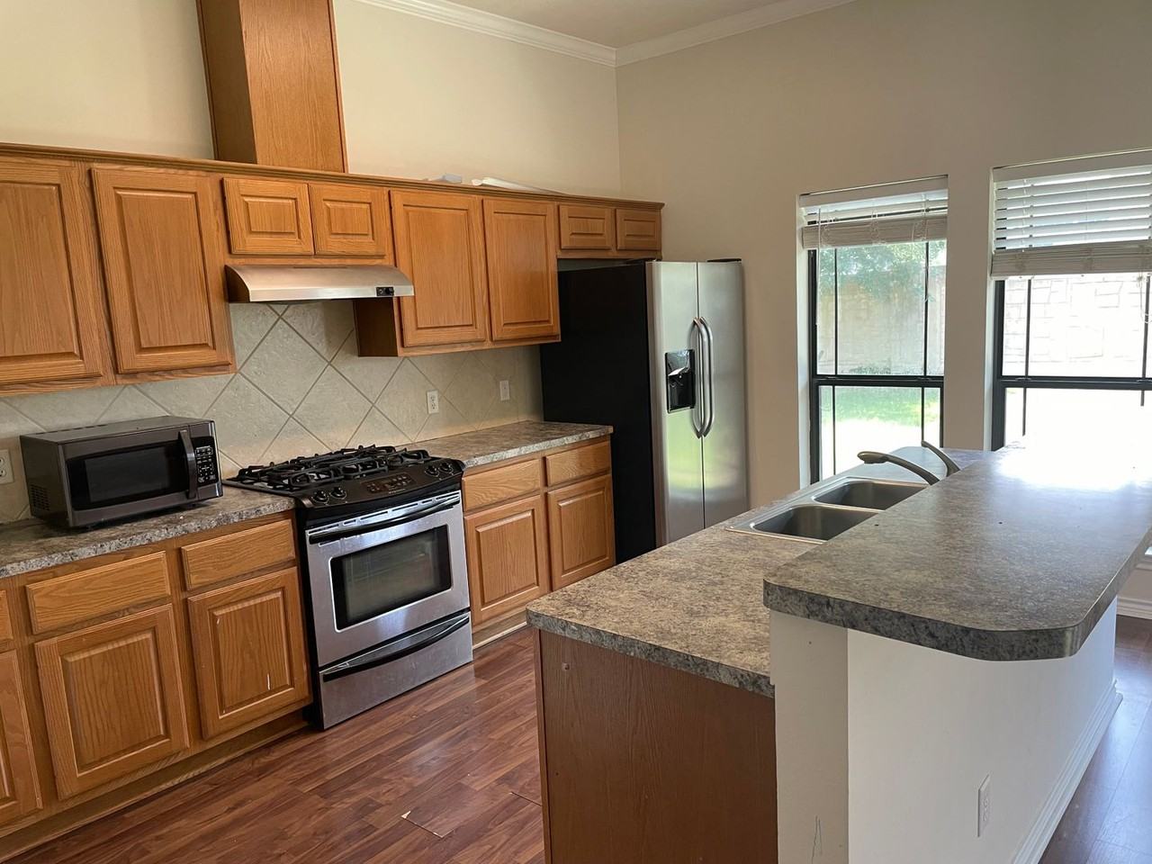 4002 Bittern Dr - Photo 6 of 19