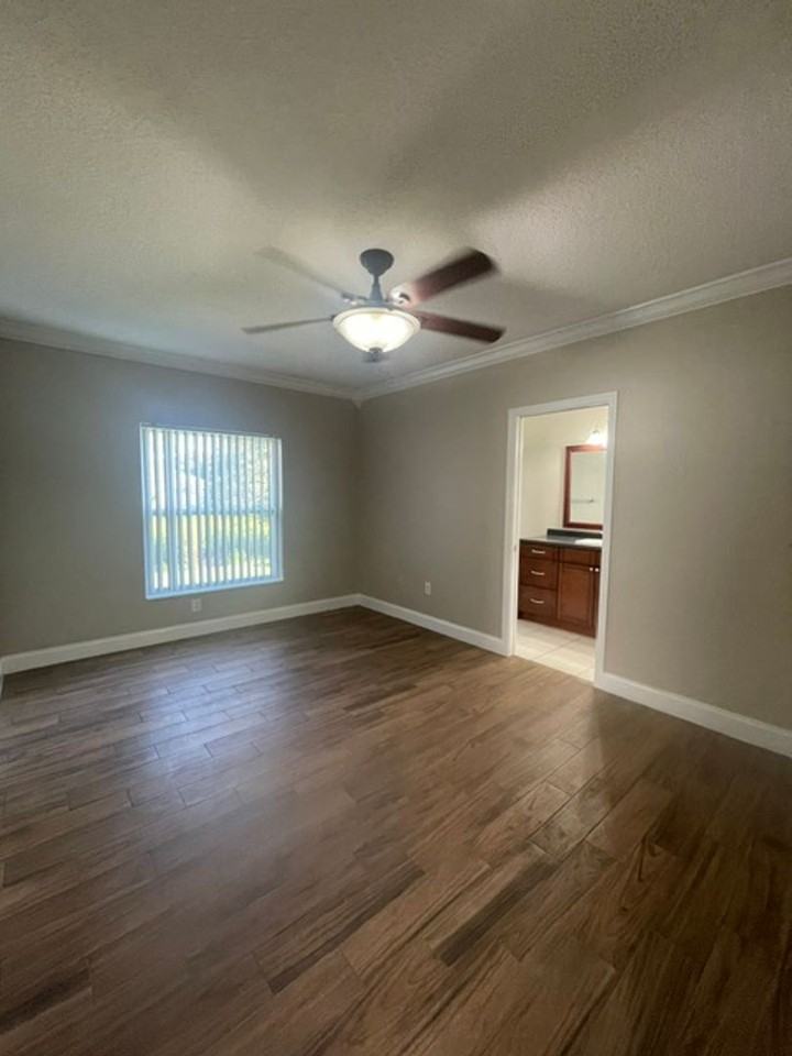 2413 Sagemont Dr - Photo 7 of 21
