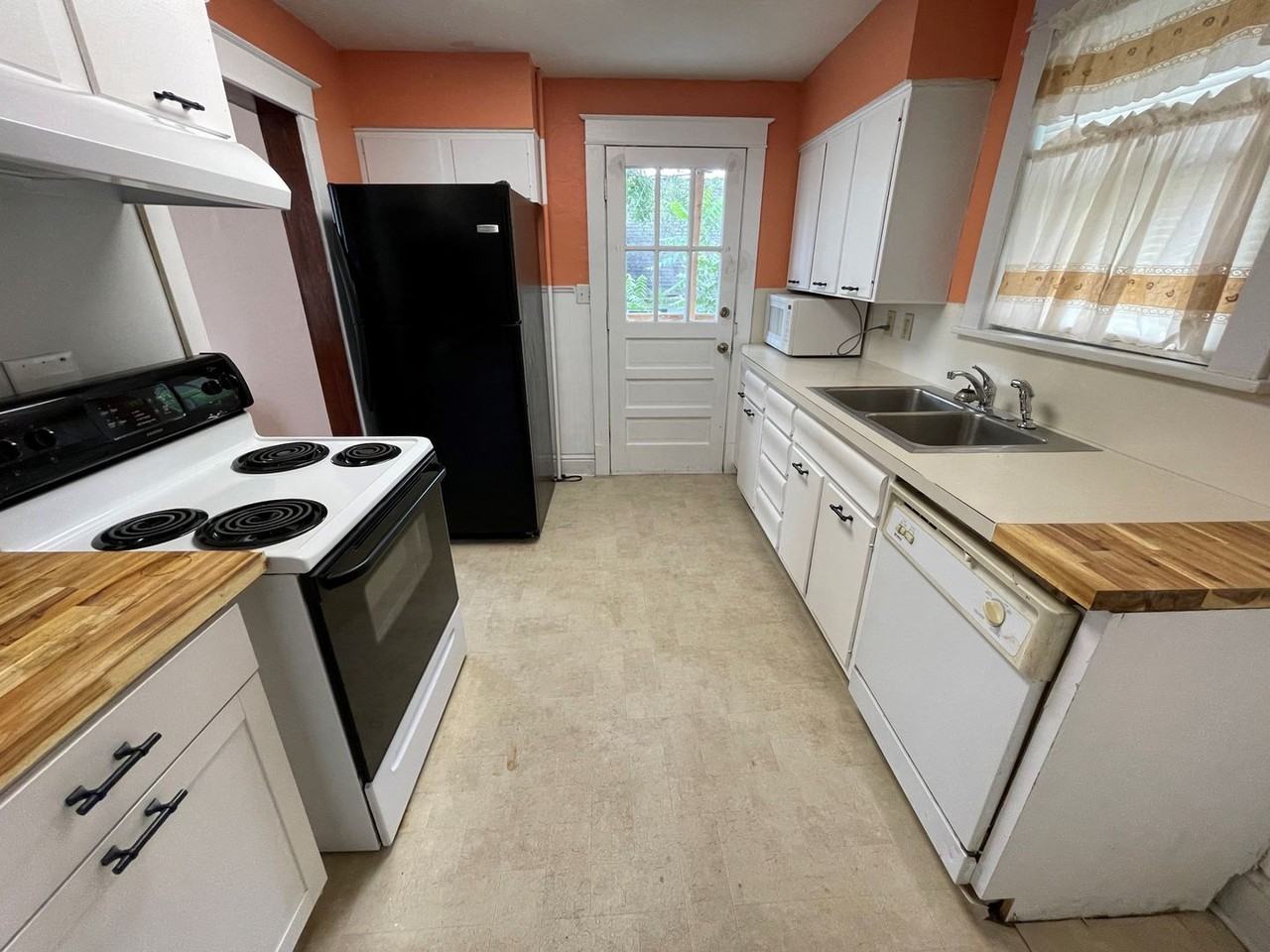 413 Winmer St - Photo 4 of 8