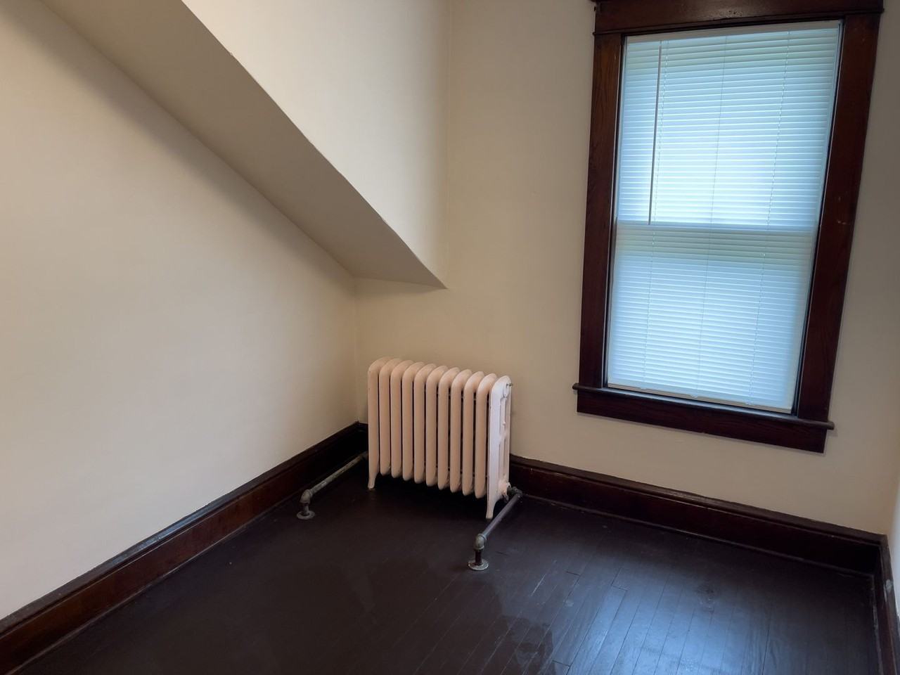 413 Winmer St - Photo 7 of 8