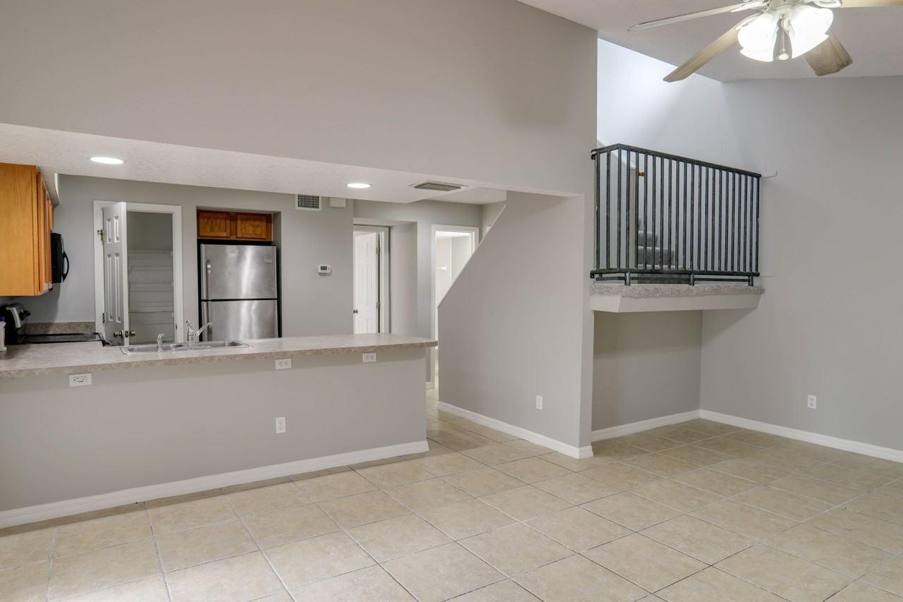1818 Vicksburg Way #1818 - Photo 4 of 16
