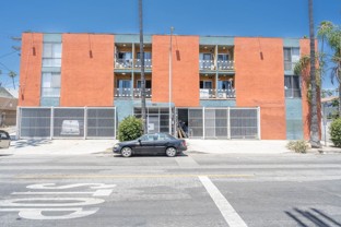 935 S Mariposa Ave - Photo 1 of 1