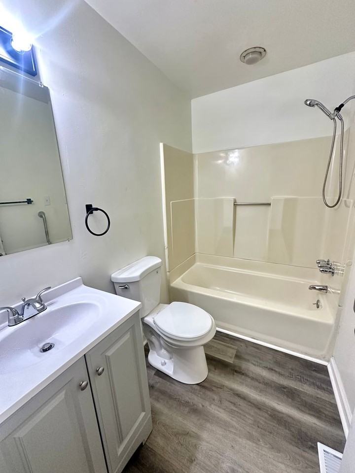 2343 S Braddock Ave - Photo 5 of 10