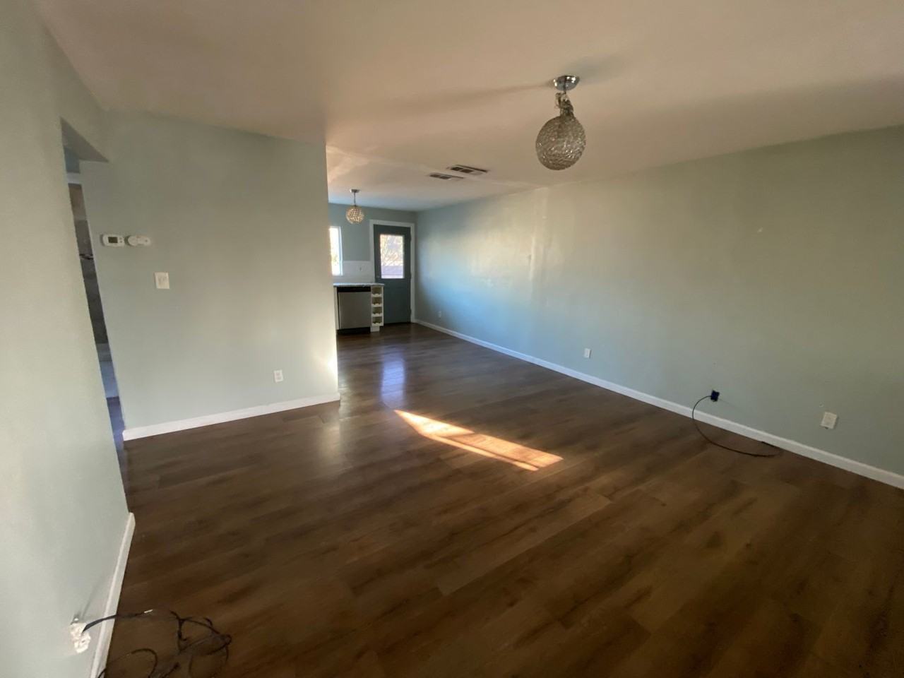 7468 Lander Ave - Photo 3 of 16