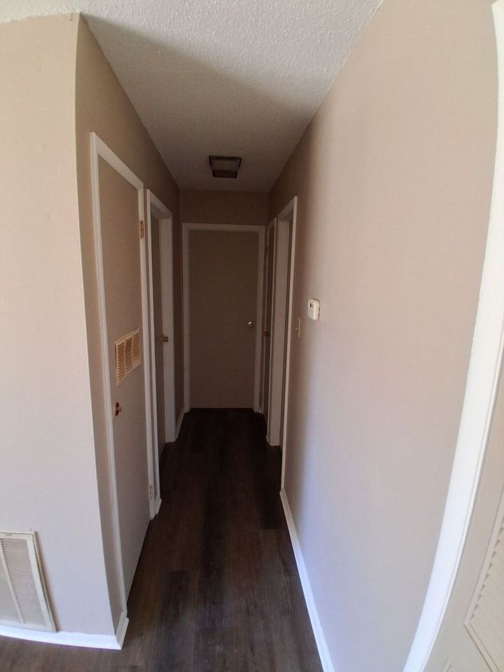 810 Short St - Photo 6 of 13
