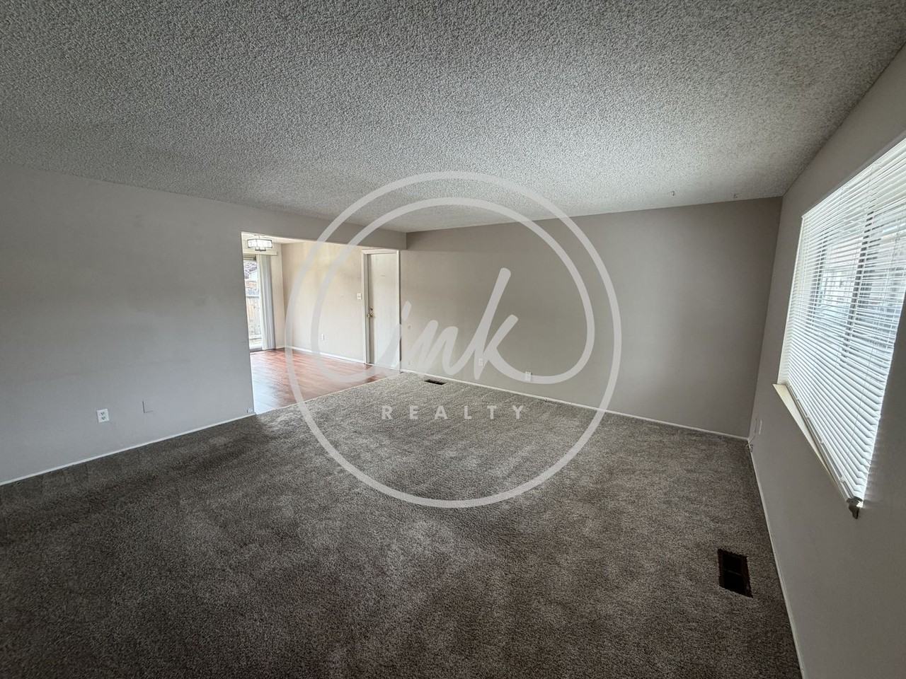 722 Sean Dr - Photo 2 of 12