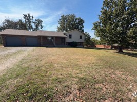 featured image of 14040 Howard Ln