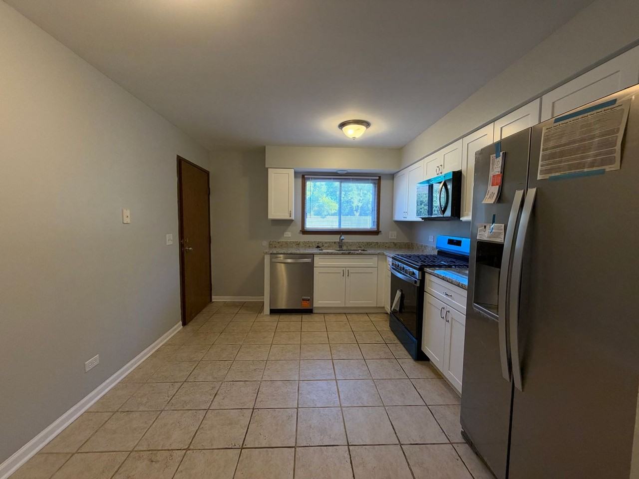 493 Leslie Ct #102 - Photo 4 of 34