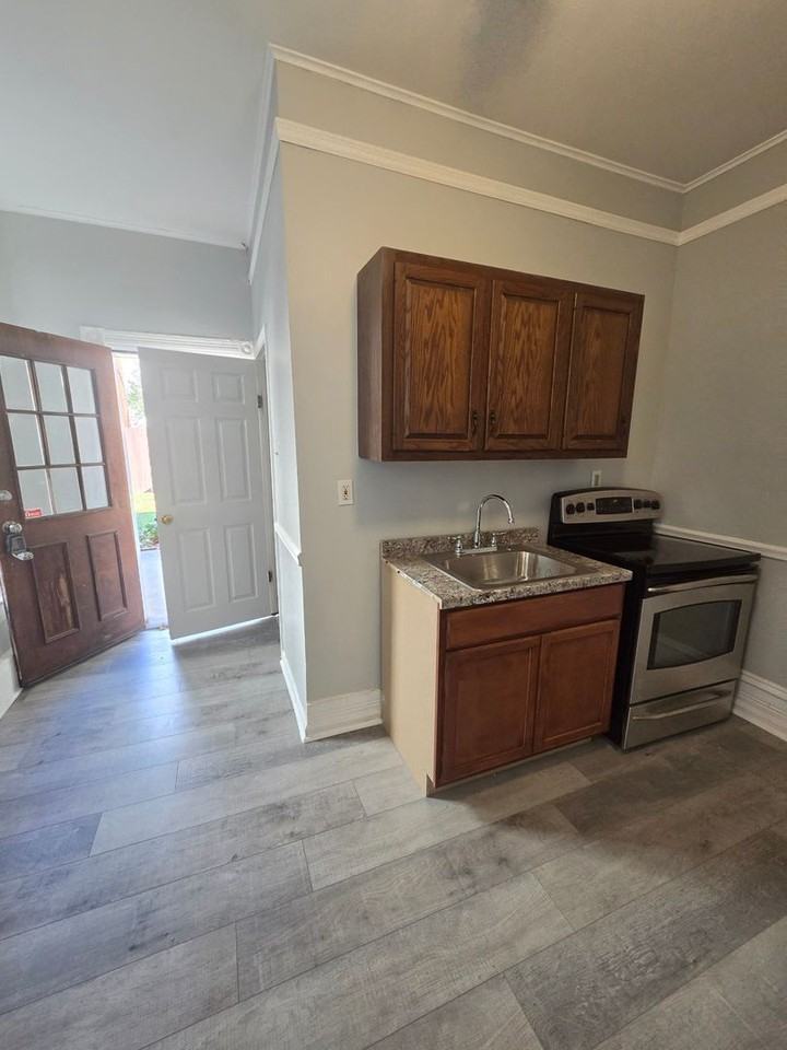 33 S 10th St - Photo 6 of 14