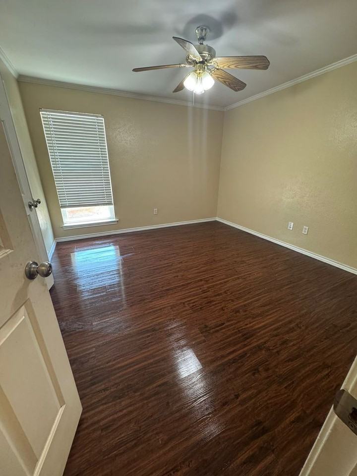 2412 Ridgeview Dr - Photo 4 of 10