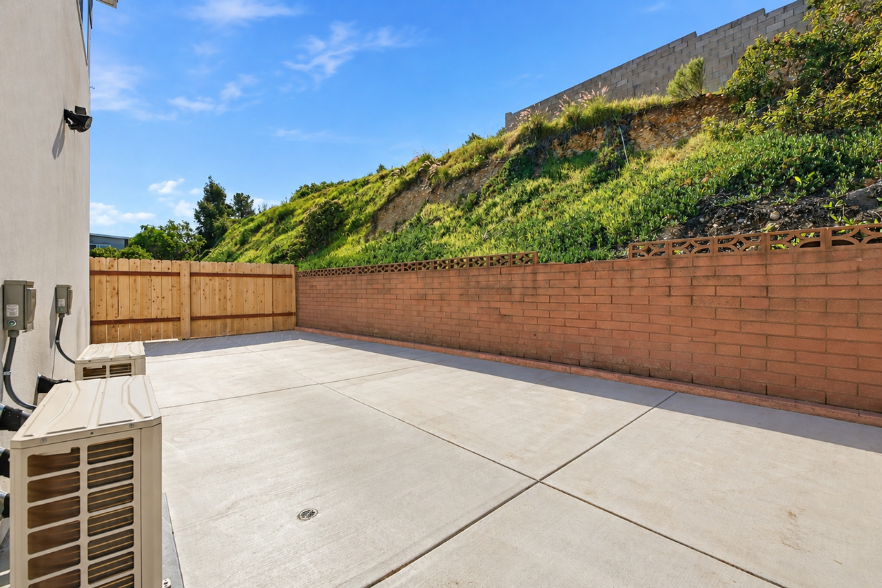 5444 Brockbank Pl - Photo 2 of 26