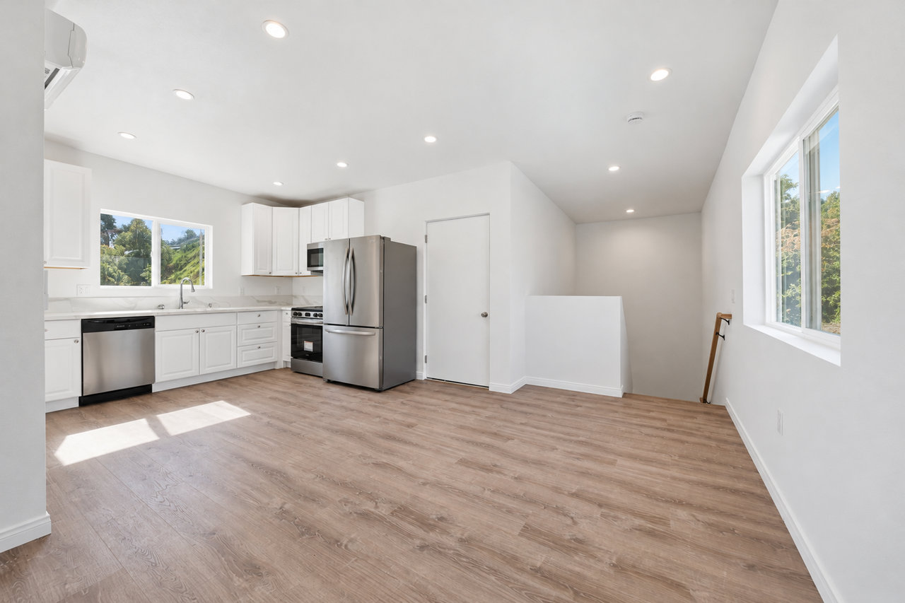 5444 Brockbank Pl - Photo 3 of 26