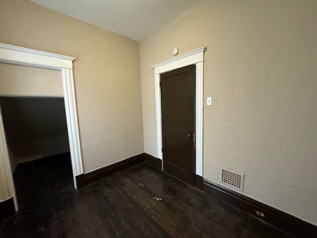 3920 Ashland Ave ## 1f - Photo 7 of 13