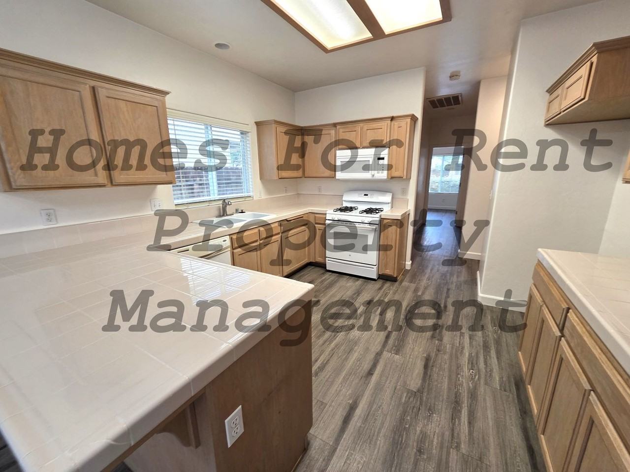 6053 E Cortland Ave - Photo 5 of 13
