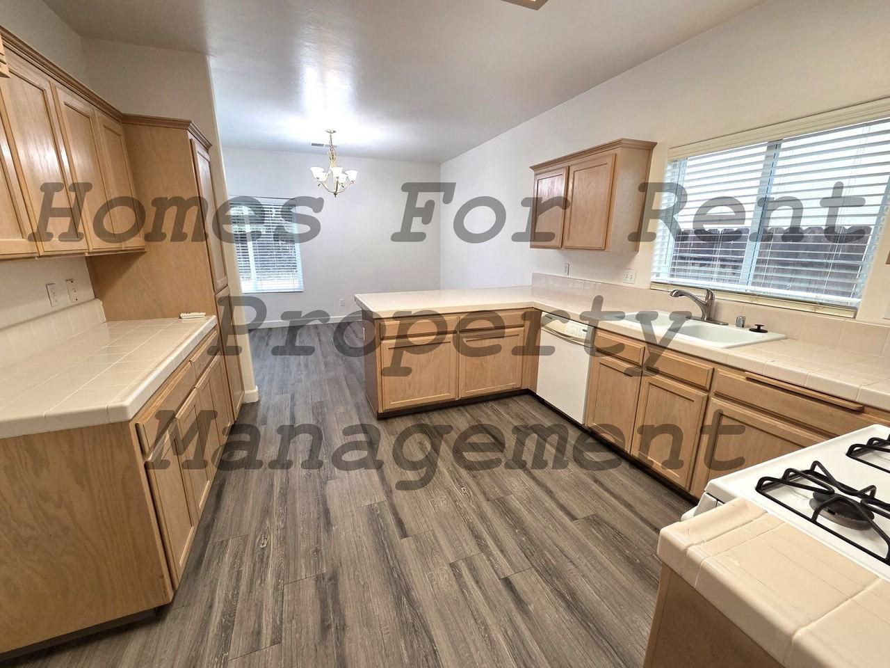 6053 E Cortland Ave - Photo 6 of 13